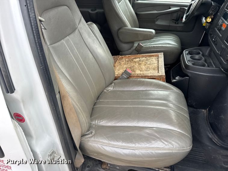 image for item EN0896 2015 Chevrolet Express 3500 van