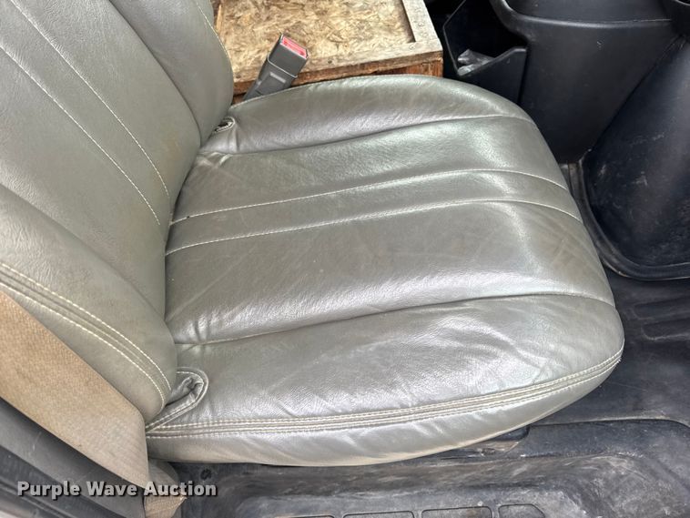 image for item EN0896 2015 Chevrolet Express 3500 van