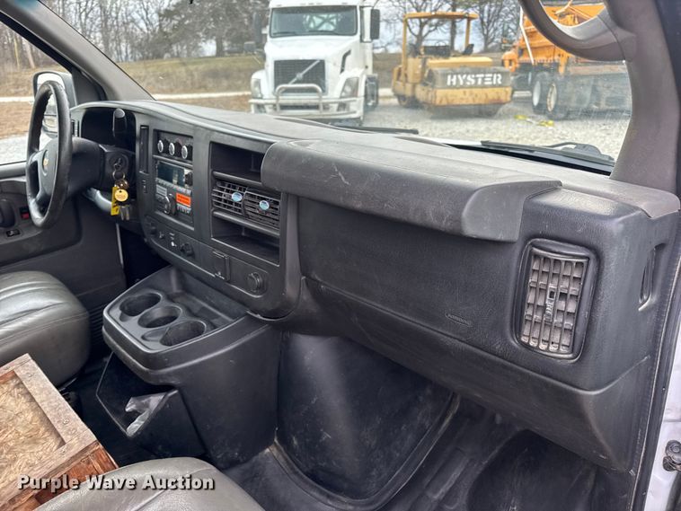 image for item EN0896 2015 Chevrolet Express 3500 van