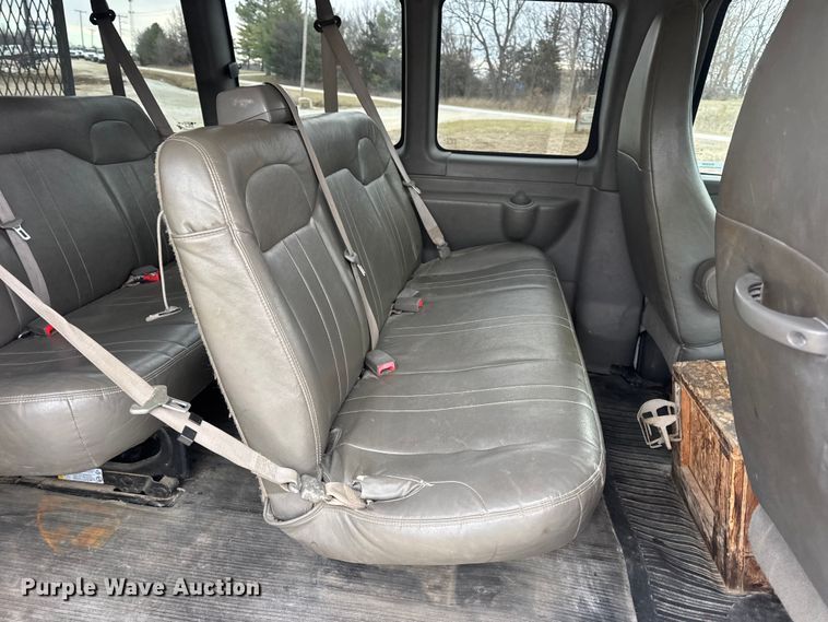 image for item EN0896 2015 Chevrolet Express 3500 van