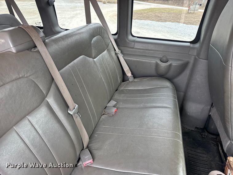 image for item EN0896 2015 Chevrolet Express 3500 van