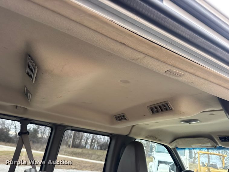 image for item EN0896 2015 Chevrolet Express 3500 van