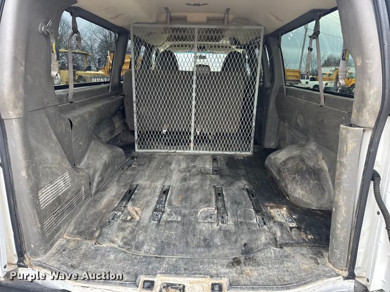 image for item EN0896 2015 Chevrolet Express 3500 van