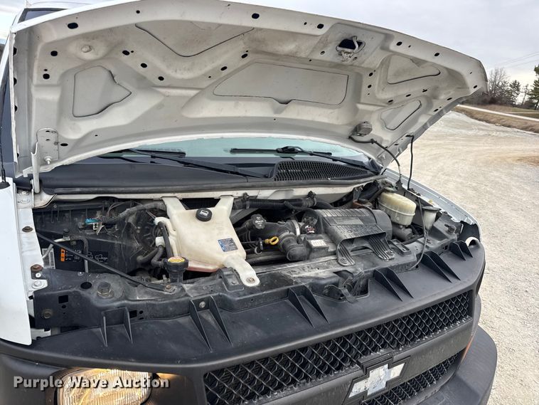image for item EN0896 2015 Chevrolet Express 3500 van
