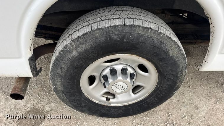 image for item EN0896 2015 Chevrolet Express 3500 van