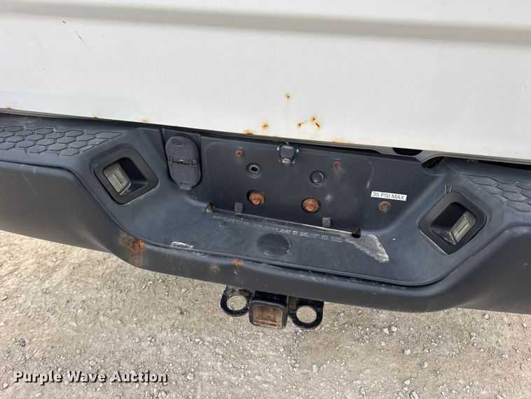 image for item EN0897 2014 RAM 1500 Ext. Cab pickup truck