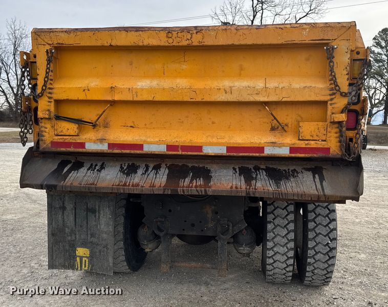 image for item EN0898 2011 International 7500 dump truck