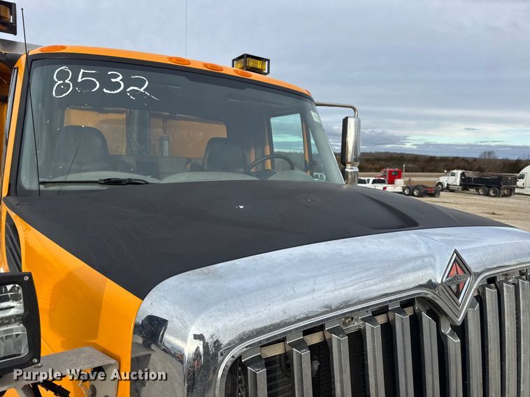 image for item EN0898 2011 International 7500 dump truck