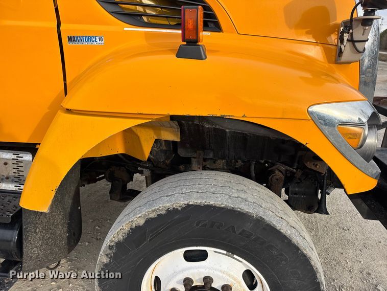 image for item EN0898 2011 International 7500 dump truck