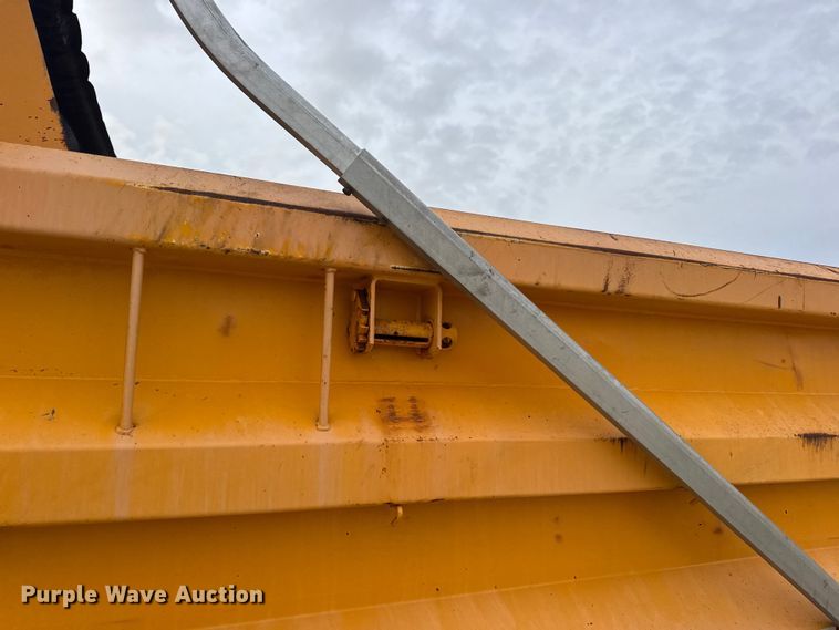 image for item EN0898 2011 International 7500 dump truck