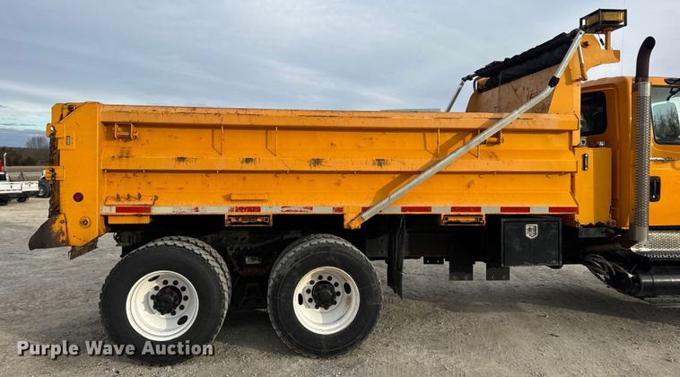 image for item EN0898 2011 International 7500 dump truck