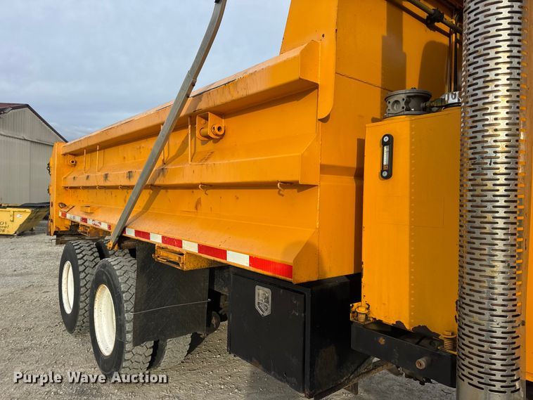 image for item EN0898 2011 International 7500 dump truck