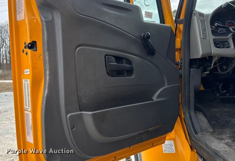 image for item EN0898 2011 International 7500 dump truck