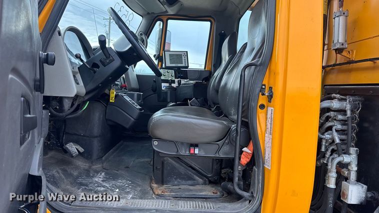 image for item EN0898 2011 International 7500 dump truck