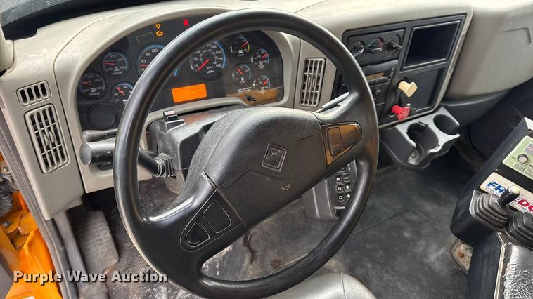 image for item EN0898 2011 International 7500 dump truck