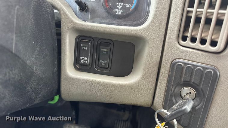 image for item EN0898 2011 International 7500 dump truck