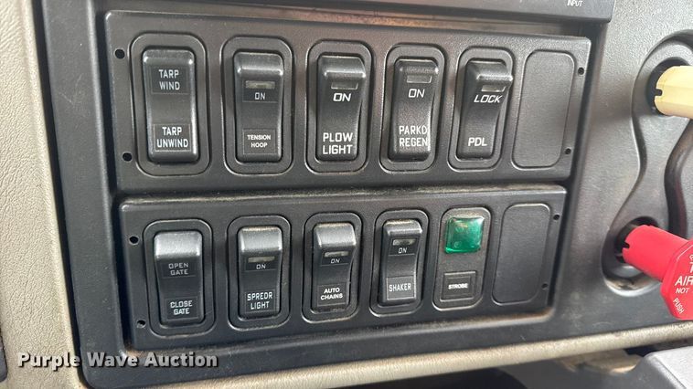 image for item EN0898 2011 International 7500 dump truck