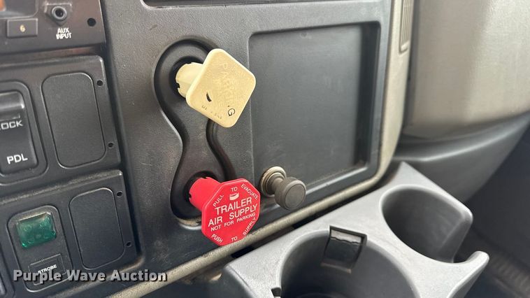 image for item EN0898 2011 International 7500 dump truck