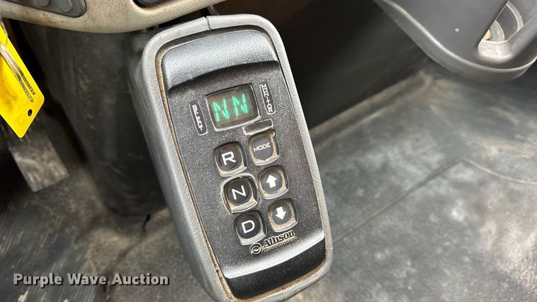 image for item EN0898 2011 International 7500 dump truck