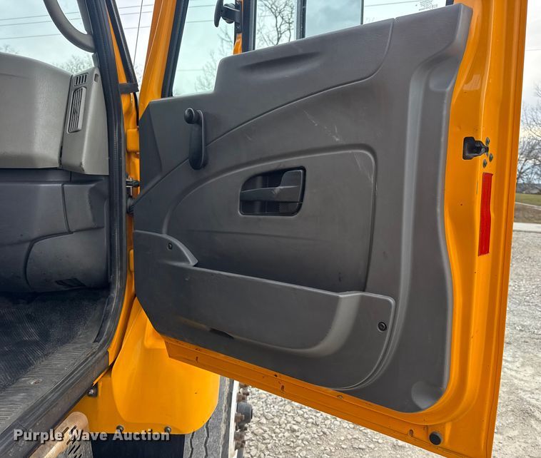 image for item EN0898 2011 International 7500 dump truck