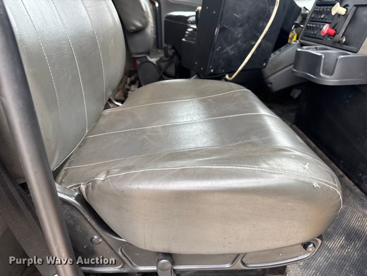 image for item EN0898 2011 International 7500 dump truck