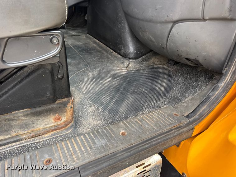 image for item EN0898 2011 International 7500 dump truck