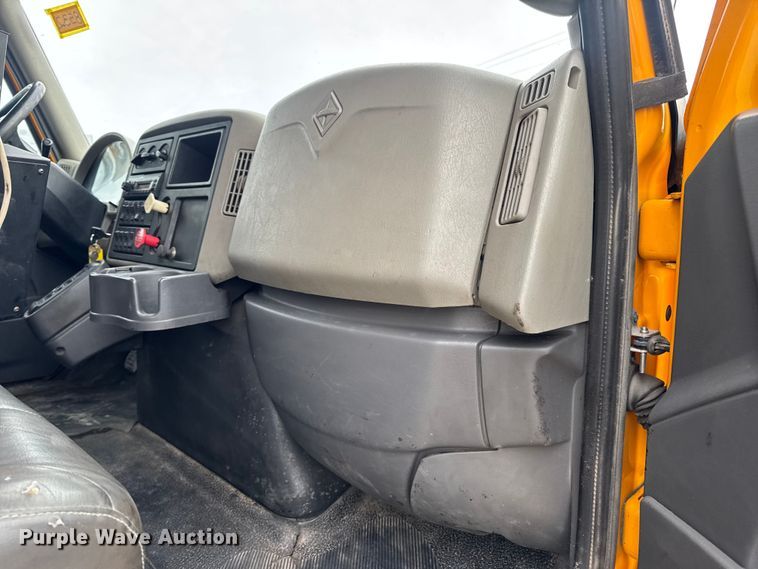 image for item EN0898 2011 International 7500 dump truck