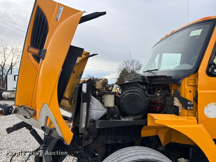 image for item EN0898 2011 International 7500 dump truck