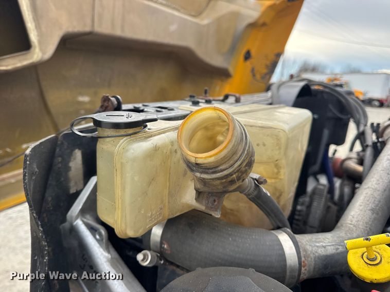 image for item EN0898 2011 International 7500 dump truck