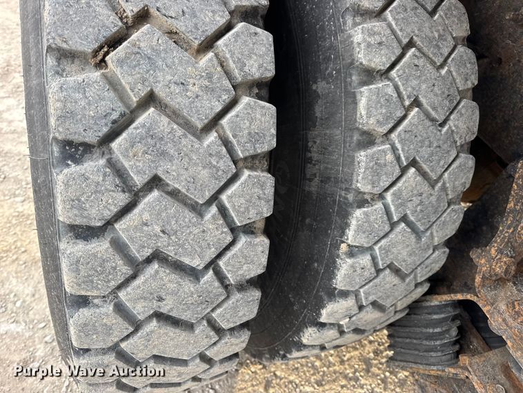 image for item EN0898 2011 International 7500 dump truck