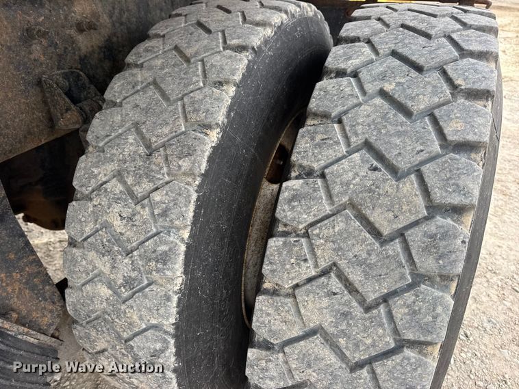 image for item EN0898 2011 International 7500 dump truck