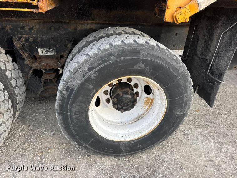 image for item EN0898 2011 International 7500 dump truck