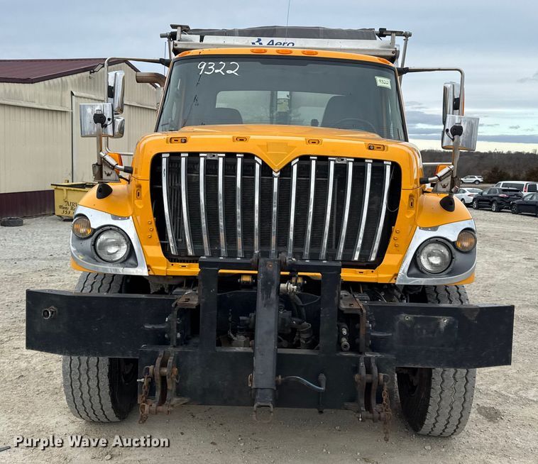 image for item EN0899 2016 International 7500 SFA dump truck