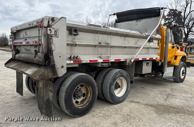 image for item EN0899 2016 International 7500 SFA dump truck