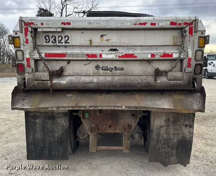 image for item EN0899 2016 International 7500 SFA dump truck