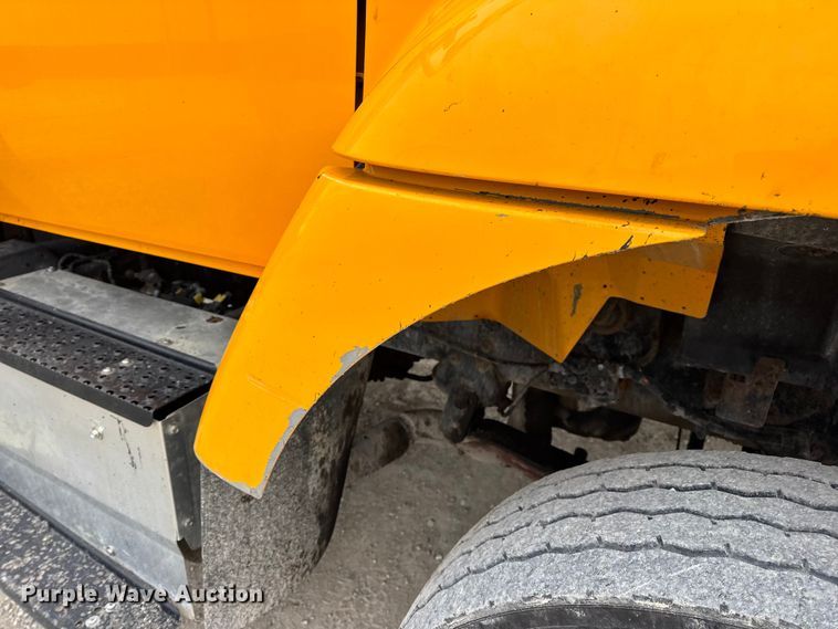 image for item EN0899 2016 International 7500 SFA dump truck