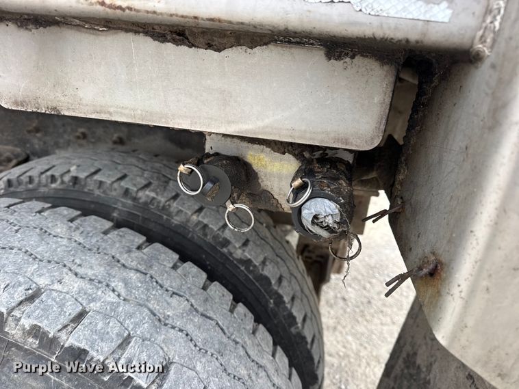 image for item EN0899 2016 International 7500 SFA dump truck