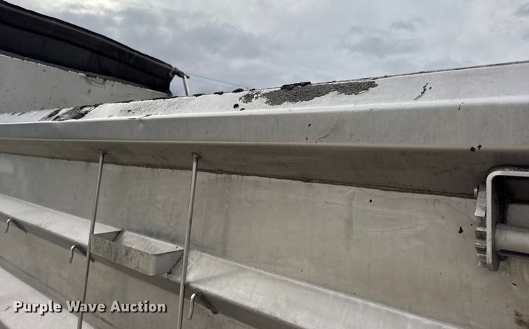 image for item EN0899 2016 International 7500 SFA dump truck