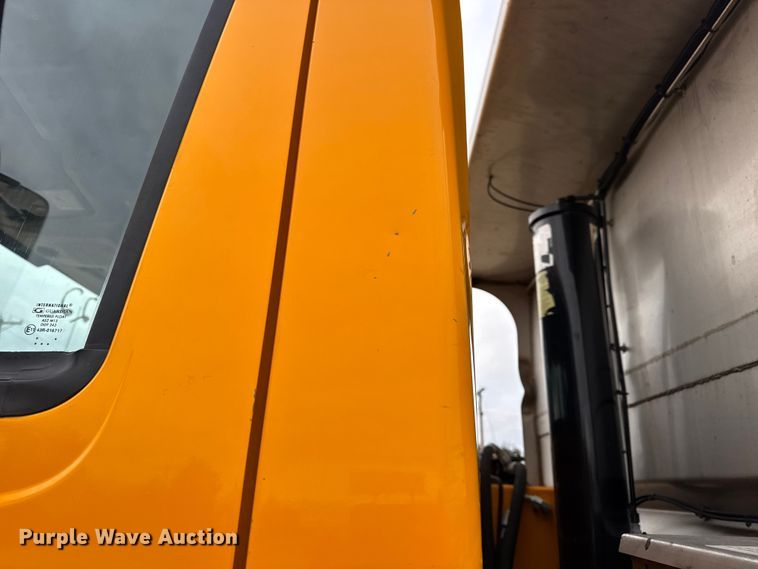 image for item EN0899 2016 International 7500 SFA dump truck