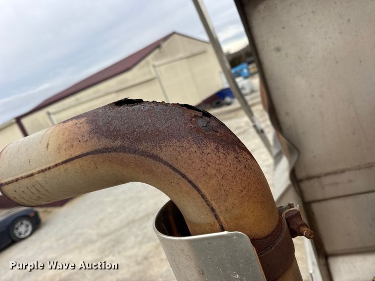 image for item EN0899 2016 International 7500 SFA dump truck