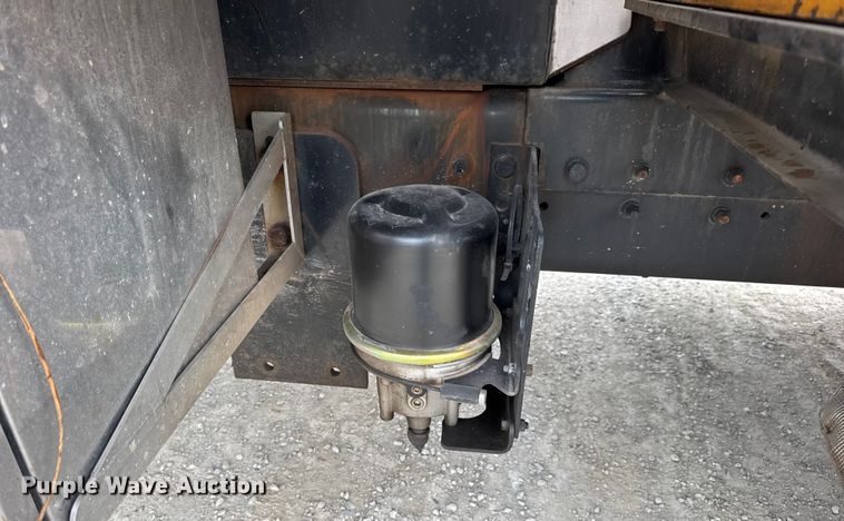 image for item EN0899 2016 International 7500 SFA dump truck