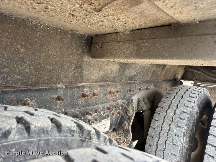 image for item EN0899 2016 International 7500 SFA dump truck