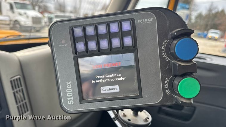 image for item EN0899 2016 International 7500 SFA dump truck