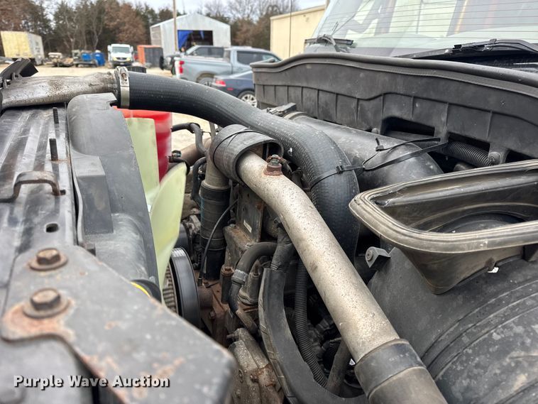 image for item EN0899 2016 International 7500 SFA dump truck