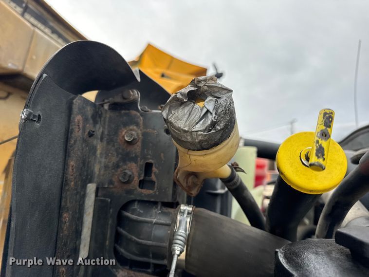 image for item EN0899 2016 International 7500 SFA dump truck