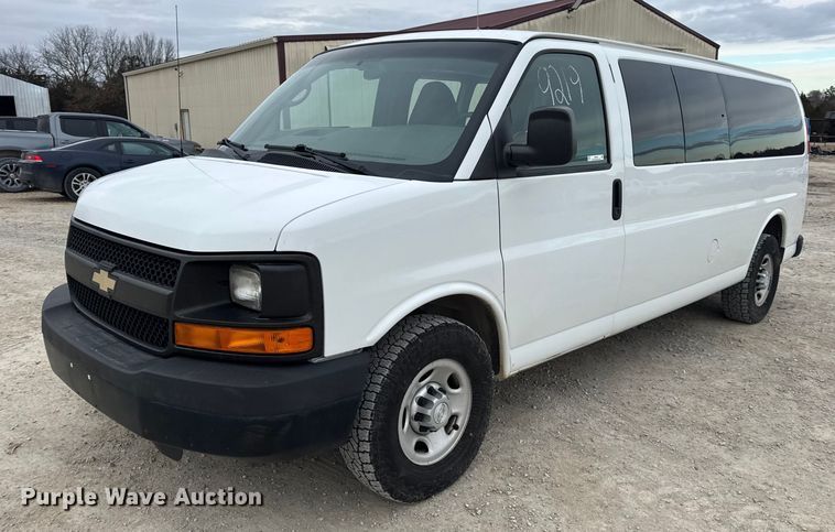 image for item EN0900 2015 Chevrolet Express 3500 van