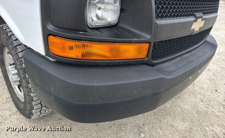 image for item EN0900 2015 Chevrolet Express 3500 van