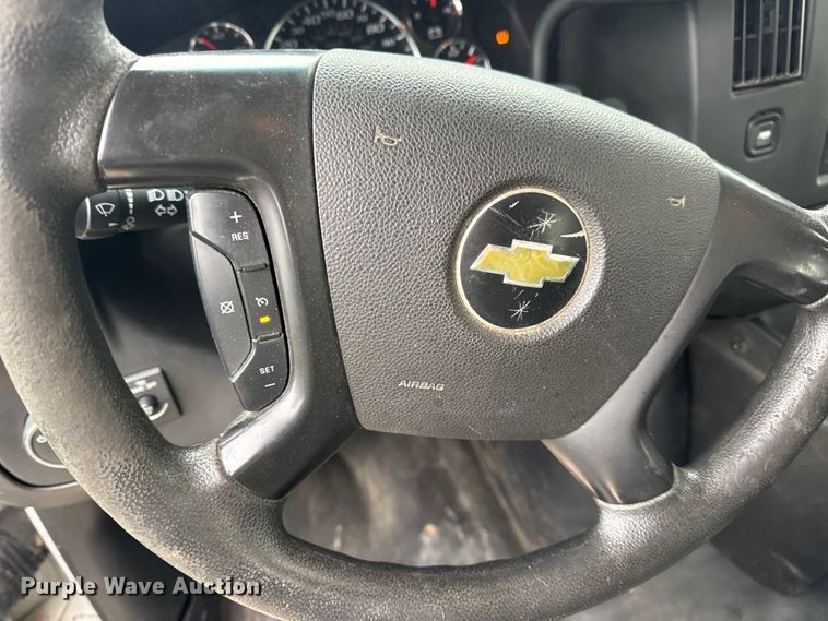 image for item EN0900 2015 Chevrolet Express 3500 van