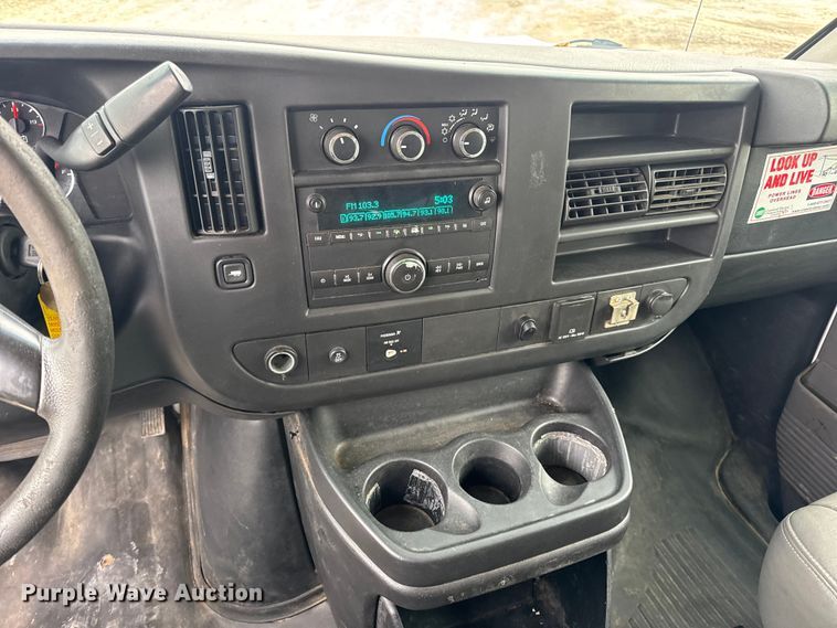 image for item EN0900 2015 Chevrolet Express 3500 van