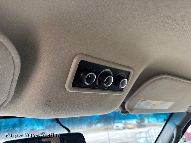 image for item EN0900 2015 Chevrolet Express 3500 van